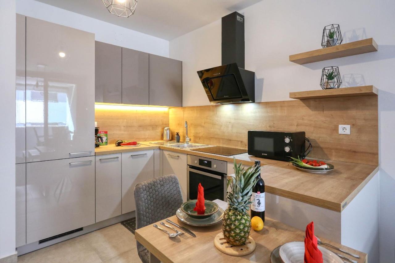 Apartments Luna With Free Parking Zadar Exterior foto
