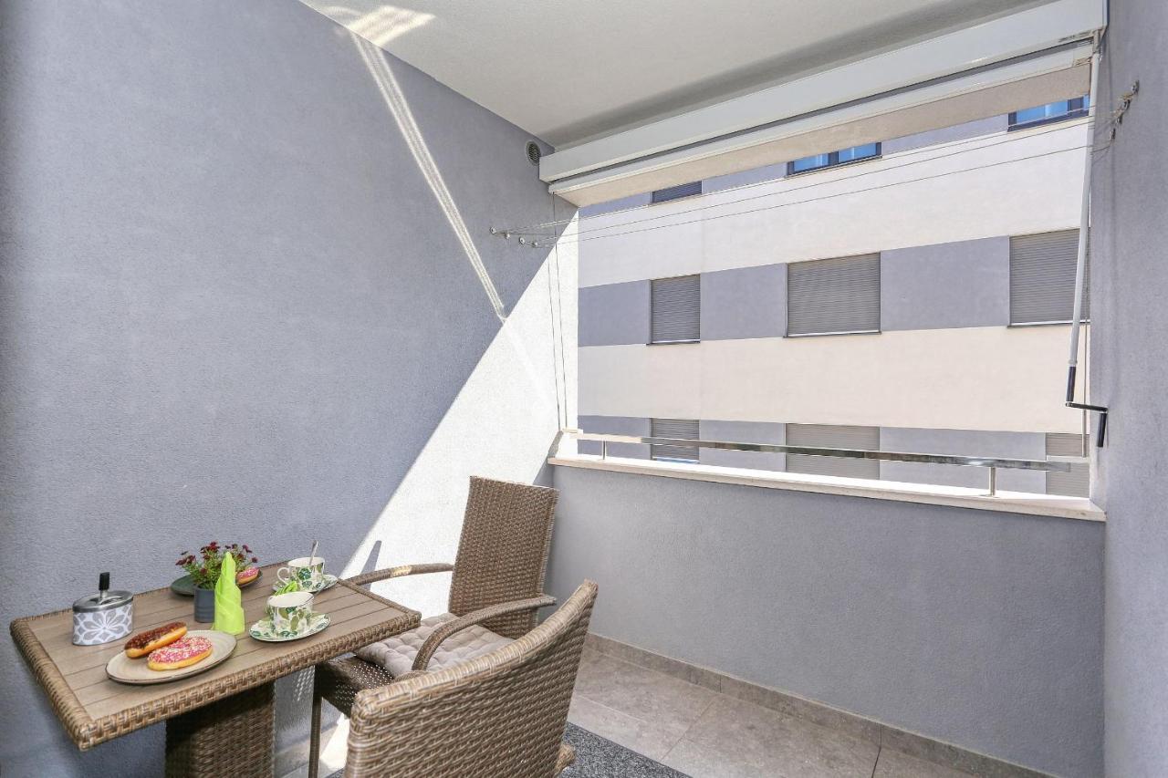 Apartments Luna With Free Parking Zadar Exterior foto