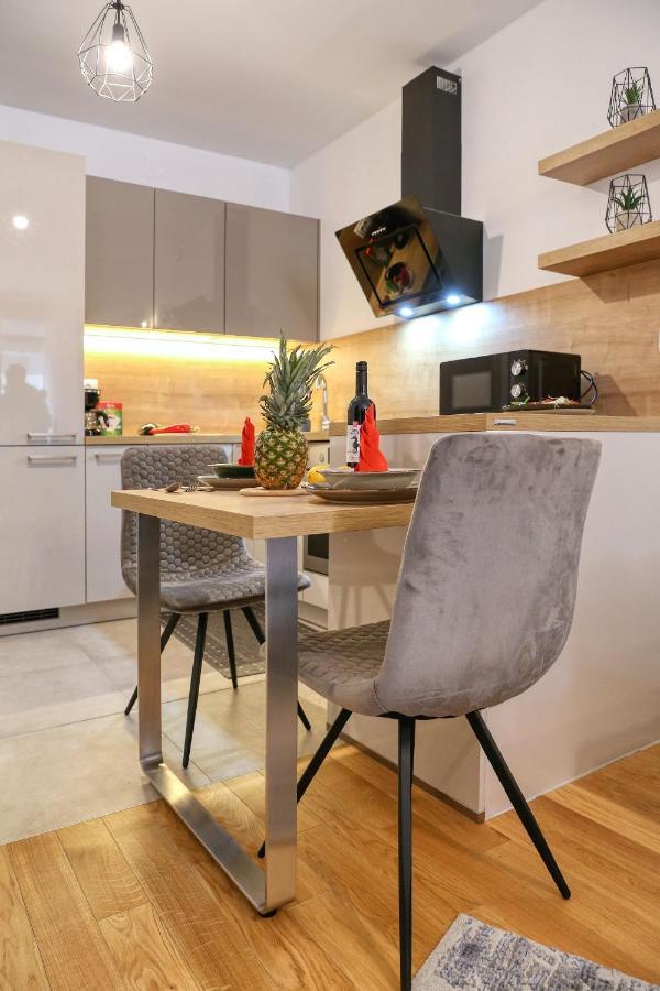 Apartments Luna With Free Parking Zadar Exterior foto