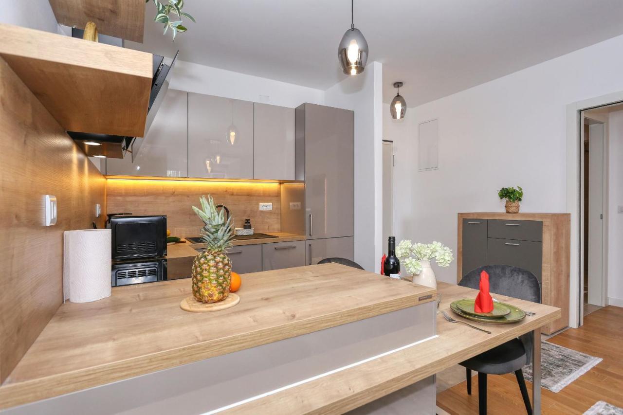 Apartments Luna With Free Parking Zadar Exterior foto